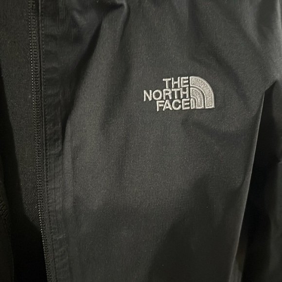 The North Face Jacket with a removable fleece liner inside. - Picture 2 of 3